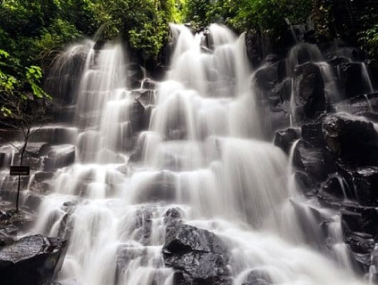 Kanto Lampo Waterfall