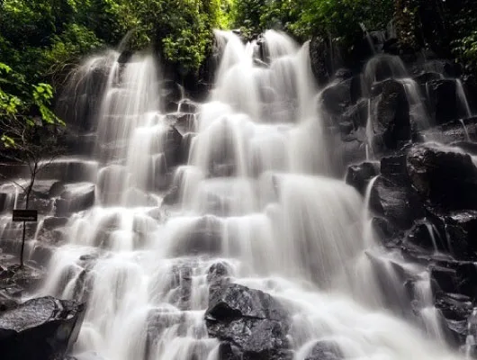 Kanto Lampo Waterfall